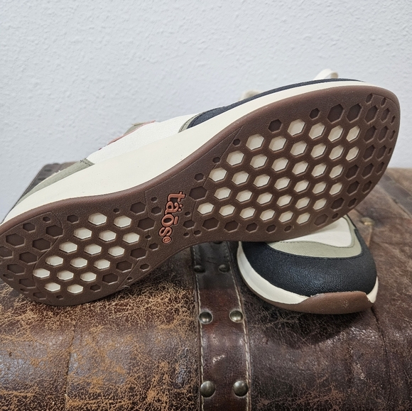 Sold - Picture 4 of 6